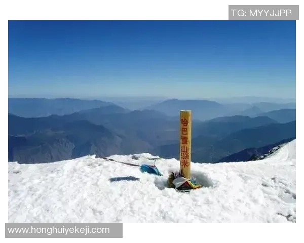 从零开始的攀岩之旅全攻略:技巧训练与装备选择指南 从零开始的攀岩之旅全攻略:技巧训练与装备选择指南